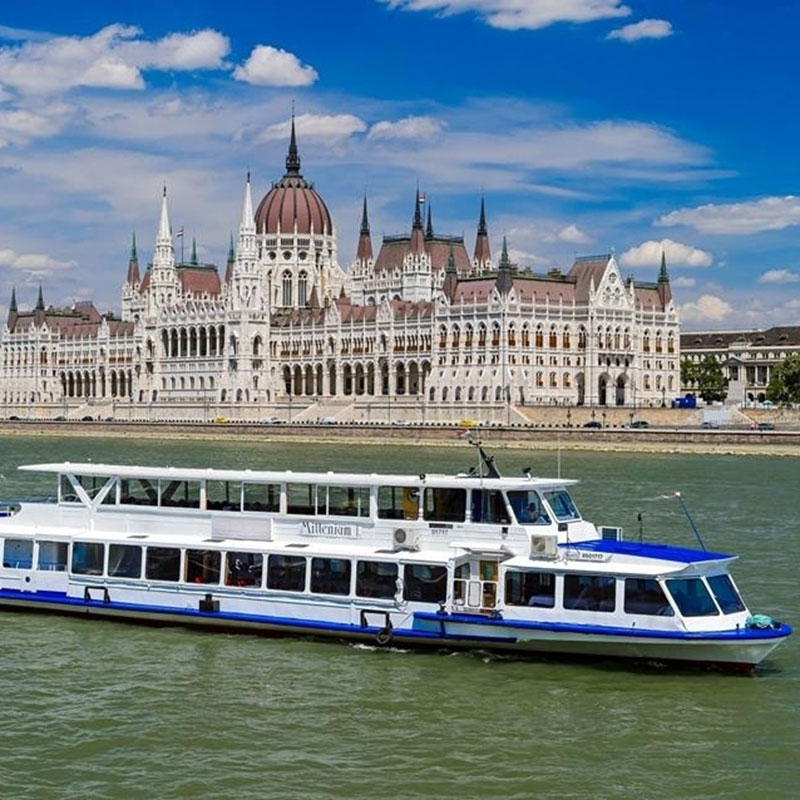 https://kultturist.hu/wp-content/uploads/2019/08/tours-kult-turist-ith-budapest.jpg